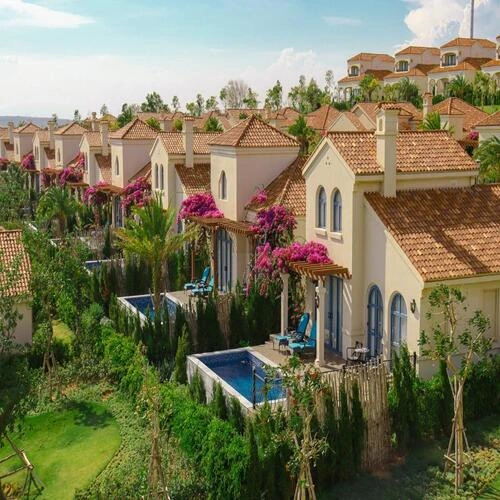 https://avexvietnamtravel.com/wp-content/uploads/2025/06/Centera-Mirage-Mui-Ne.webp
