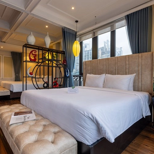 https://avexvietnamtravel.com/wp-content/uploads/2025/06/Golden-Legend-Boutique.webp