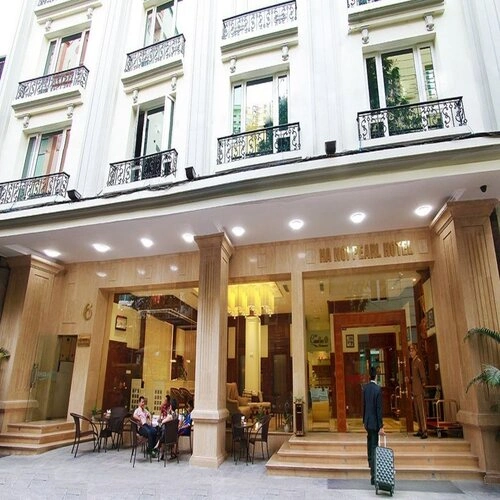 https://avexvietnamtravel.com/wp-content/uploads/2025/06/Hanoi-Pearl-Hotel-1.webp