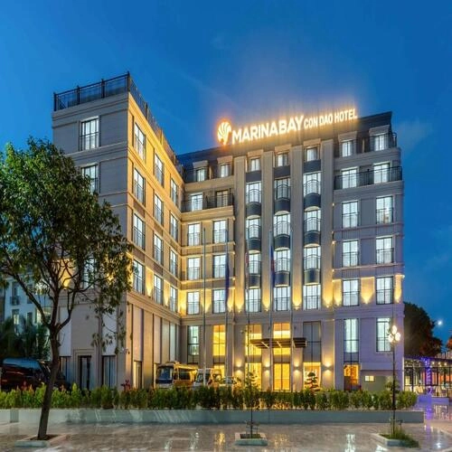 https://avexvietnamtravel.com/wp-content/uploads/2025/06/Marina-Bay-Con-Dao-Hotel.webp