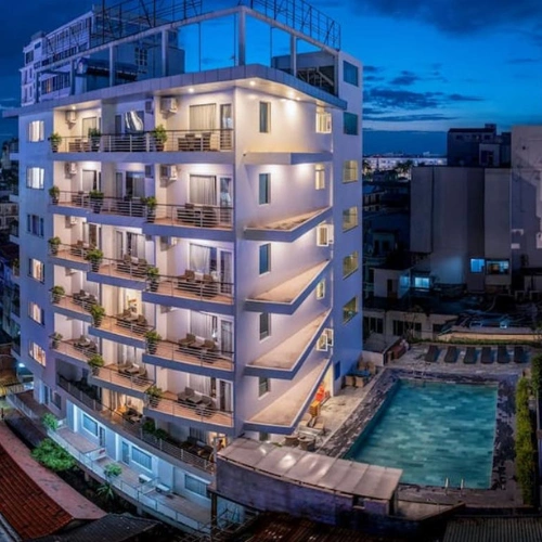 https://avexvietnamtravel.com/wp-content/uploads/2025/06/Rosaleen-Boutique-Hotel-2.webp