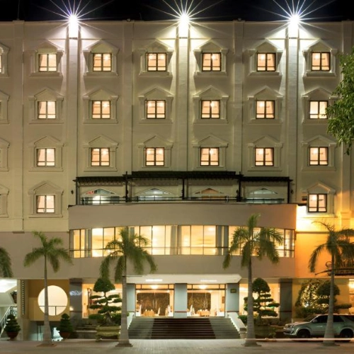 https://avexvietnamtravel.com/wp-content/uploads/2025/07/Chau-Pho-Hotel-1.webp
