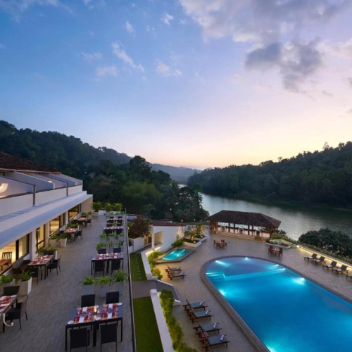 https://avexvietnamtravel.com/wp-content/uploads/2025/07/Cinnamon-Citadel.webp
