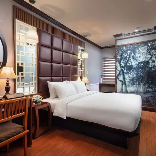https://avexvietnamtravel.com/wp-content/uploads/2025/07/Classy-Holiday-Hotel.webp