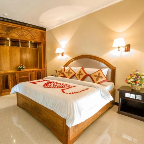 https://avexvietnamtravel.com/wp-content/uploads/2025/07/Classy-Hotel-Spa.webp
