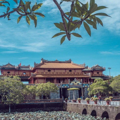 Hue - Visita la ciudad - Vuelo a Hanoi
