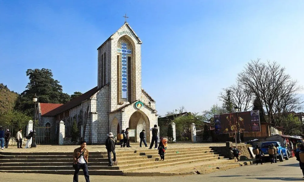 Iglesia de piedra de Sapa