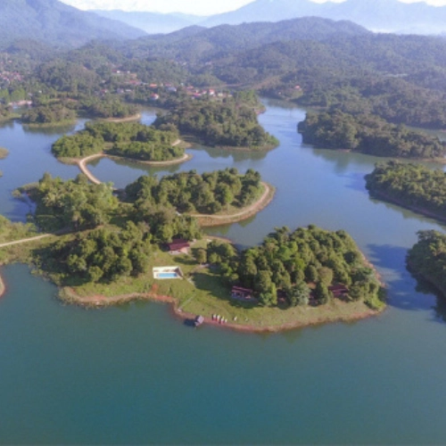 Paseo En Barco Por Lago Nam Ngum - Vientiane