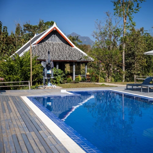 https://avexvietnamtravel.com/wp-content/uploads/2025/07/Maison-de-Nong-Khiaw.webp