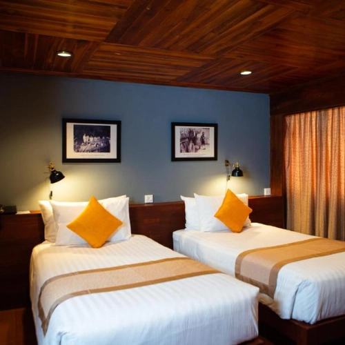 https://avexvietnamtravel.com/wp-content/uploads/2025/07/Pakse-Hotel.webp