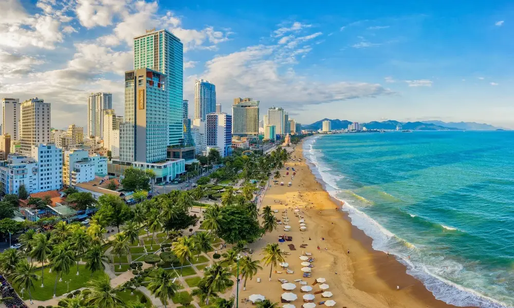 Playa más animada y atractiva en el centro de la ciudad de Nha Trang