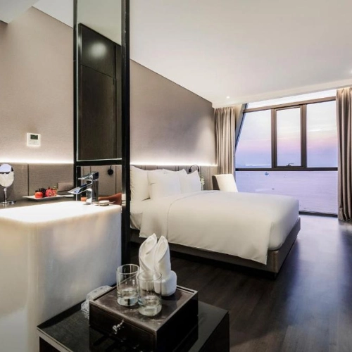 https://avexvietnamtravel.com/wp-content/uploads/2025/07/Stella-Maris-Beach-Danang.webp