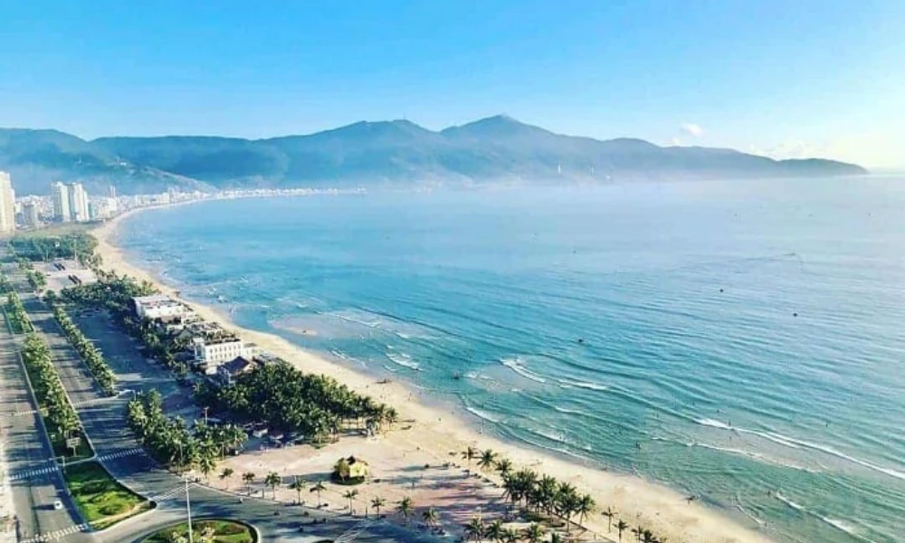 Disfruta del amor junto a la playa My Khe