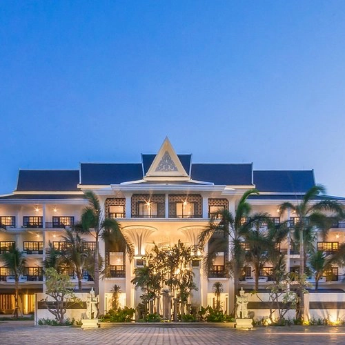 https://avexvietnamtravel.com/wp-content/uploads/2025/11/Lotus-Blanc-Hotel.webp