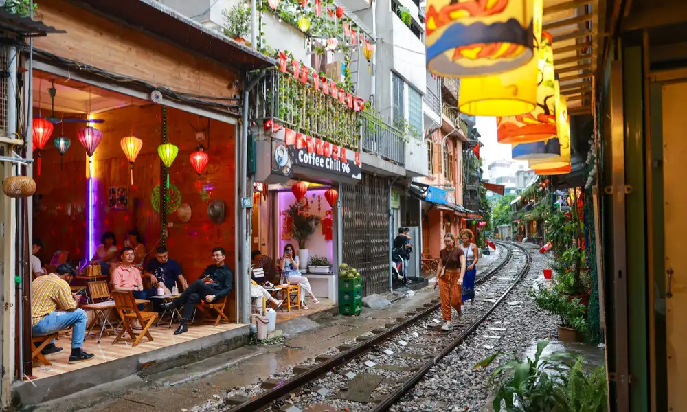 Café junto a las vías